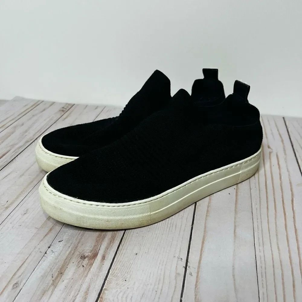 Madden Girl Black Buff Stretch Comfort Shoes